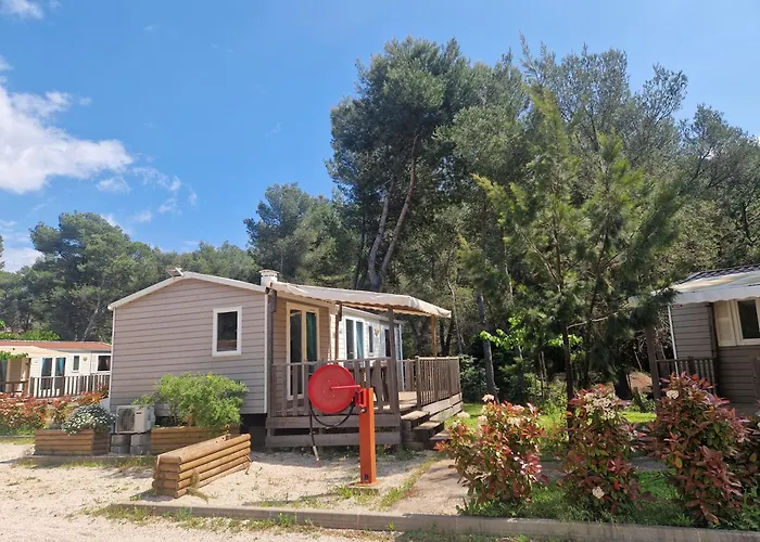 Camping Aux Portes De Cassis